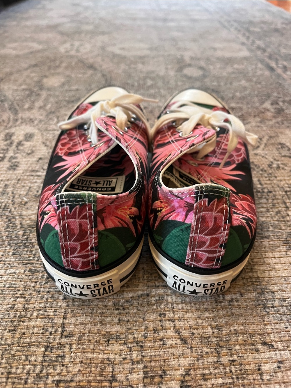 Converse Floral Low-Top Sneakers in Pink and Black size 7 - Picture 4 of 6